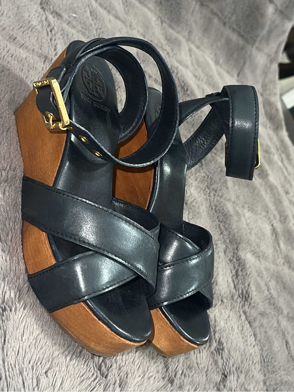 Tory Burch Almita Camel Navy Leather Wedge Sandal Platform. (Shoe14)